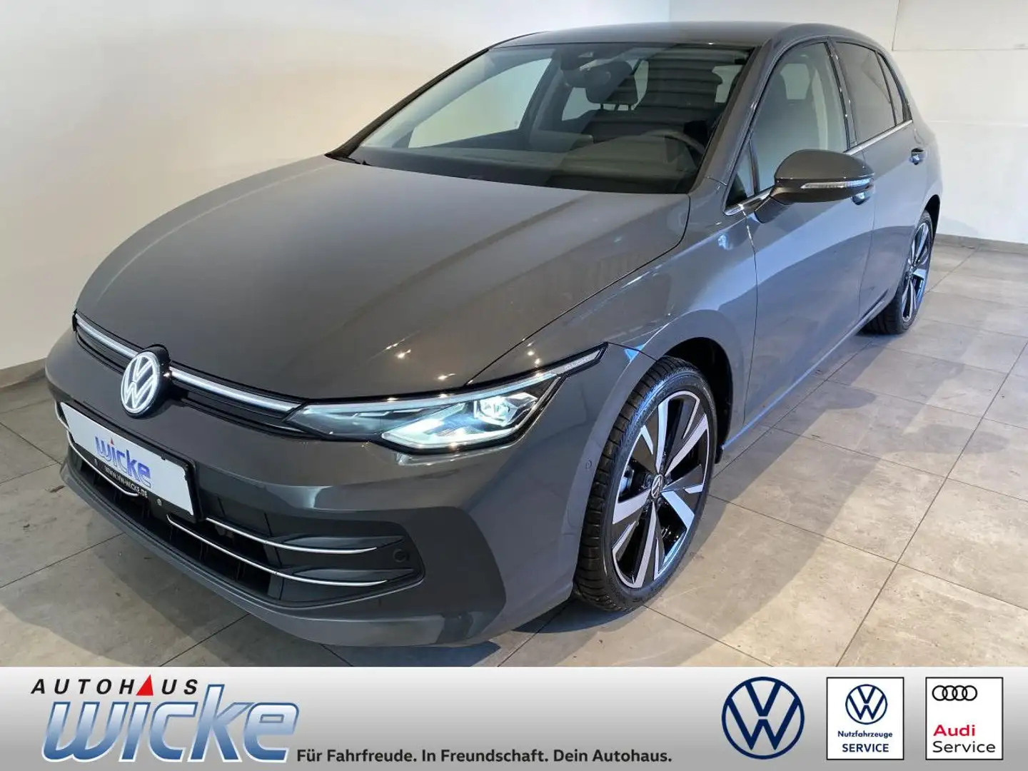Volkswagen Golf VIII 2.0 TDI 150PS Style AHK NAVI IQ-LIGHT Grau - 1