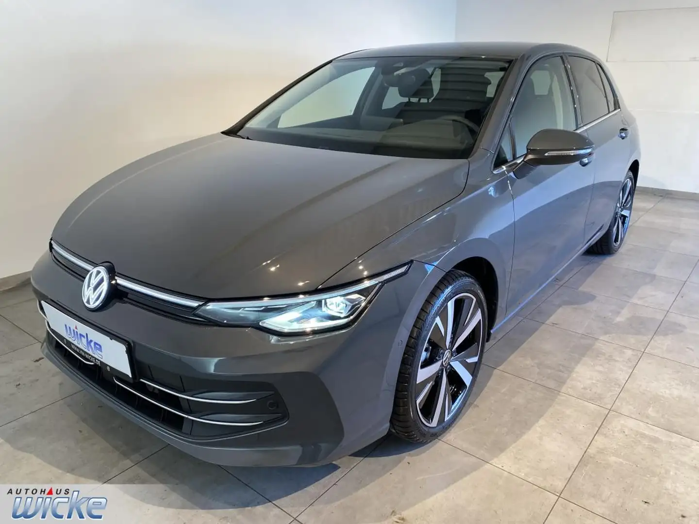 Volkswagen Golf VIII 2.0 TDI 150PS Style AHK NAVI IQ-LIGHT Grau - 2