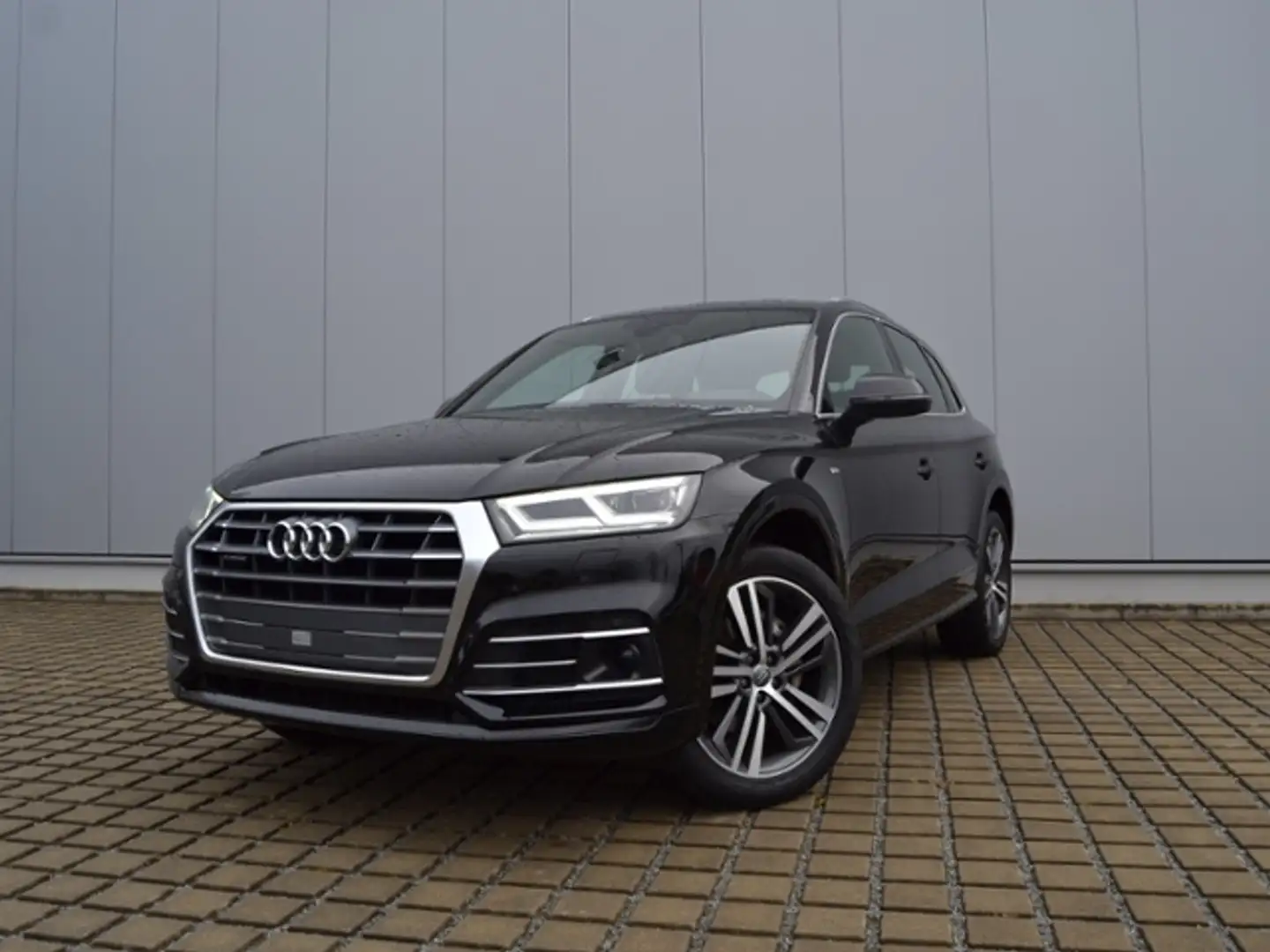 Audi Q5 Sport 40 TDI qu. S-tr. S-line AHK/MATRIX/NAVI+RFK Schwarz - 2