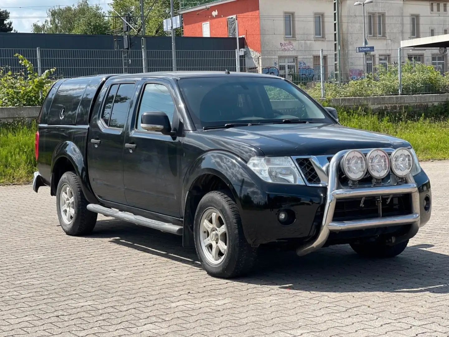 Nissan Navara 2.5 D Doppelkabine Noir - 2
