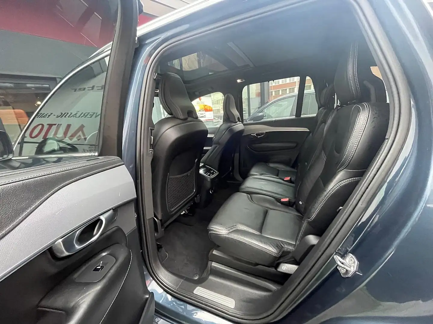 Volvo XC90 D5 AWD Inscription "Panorama" Grau - 2