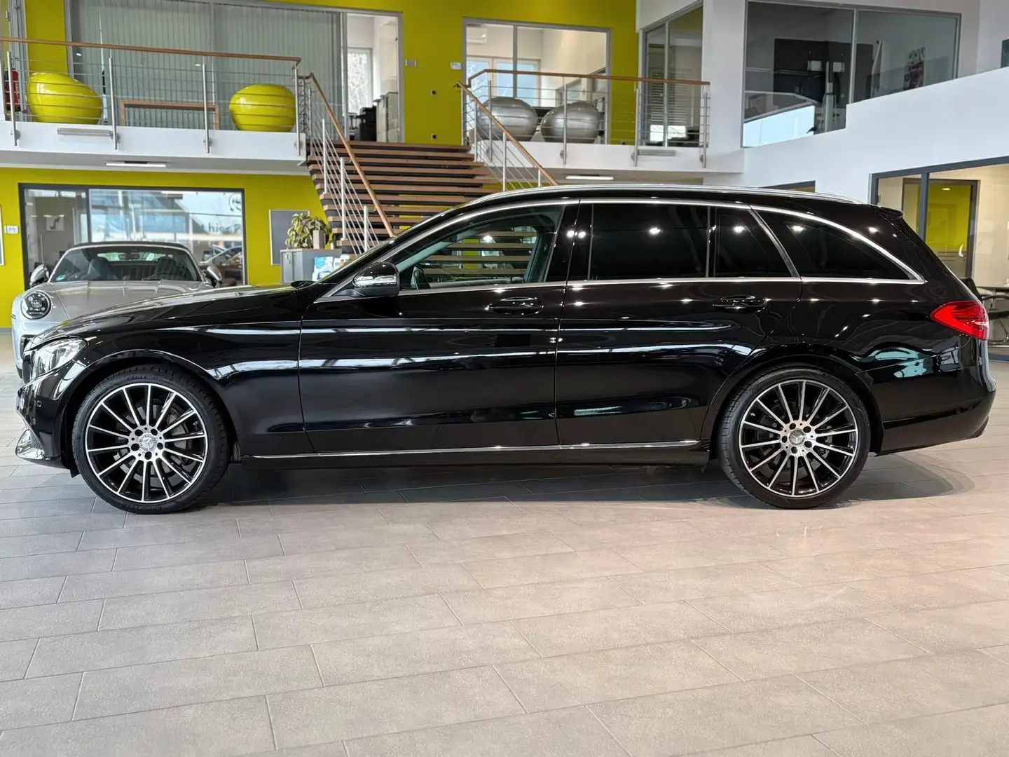 Mercedes-Benz C 250 T-Modell *AMG Felgen*Business*LED*SHZ*ACC* Zwart - 2
