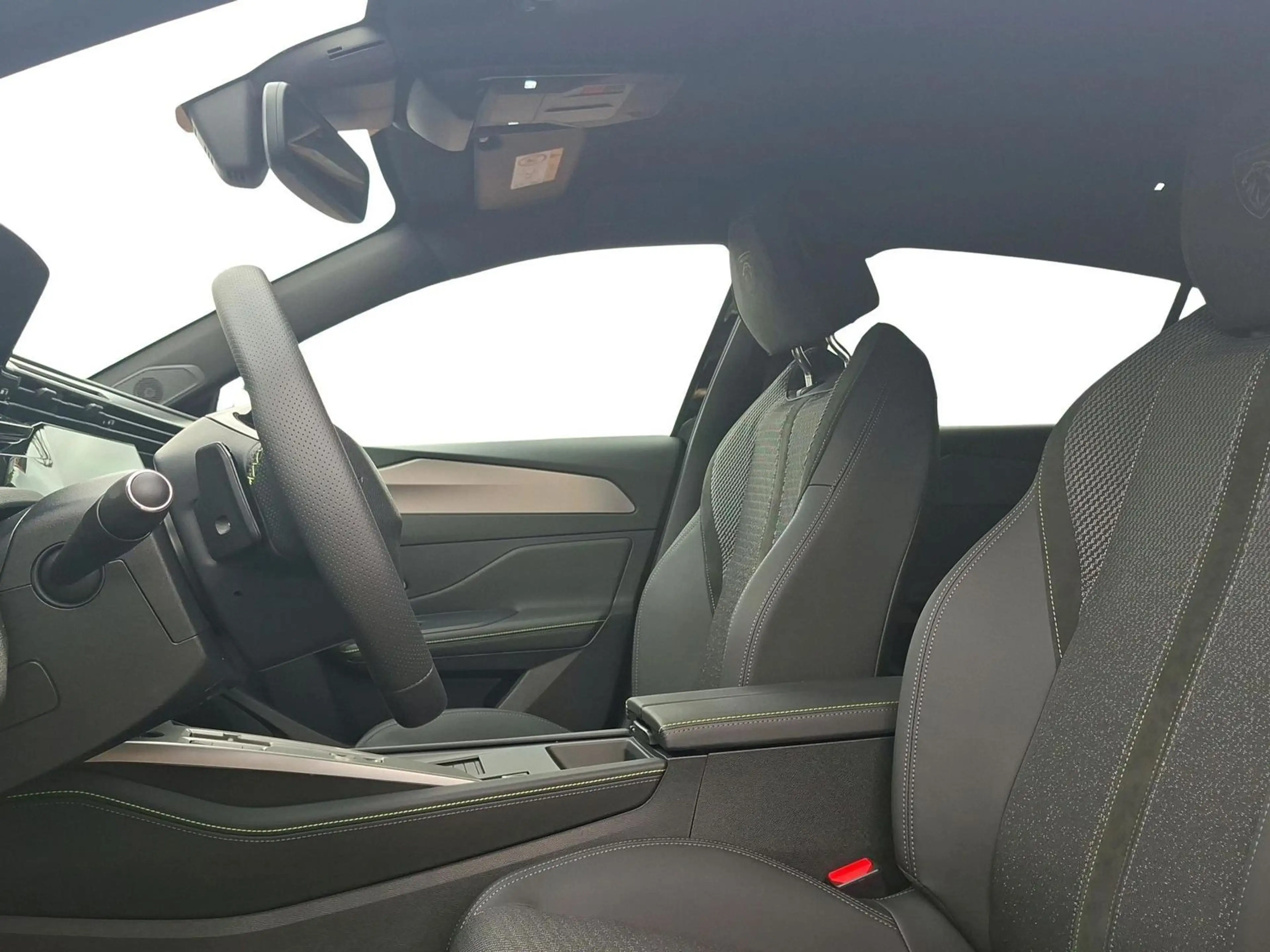 Peugeot 308 GT Hybrid 145 e-DSC6 Kamera — photo 7