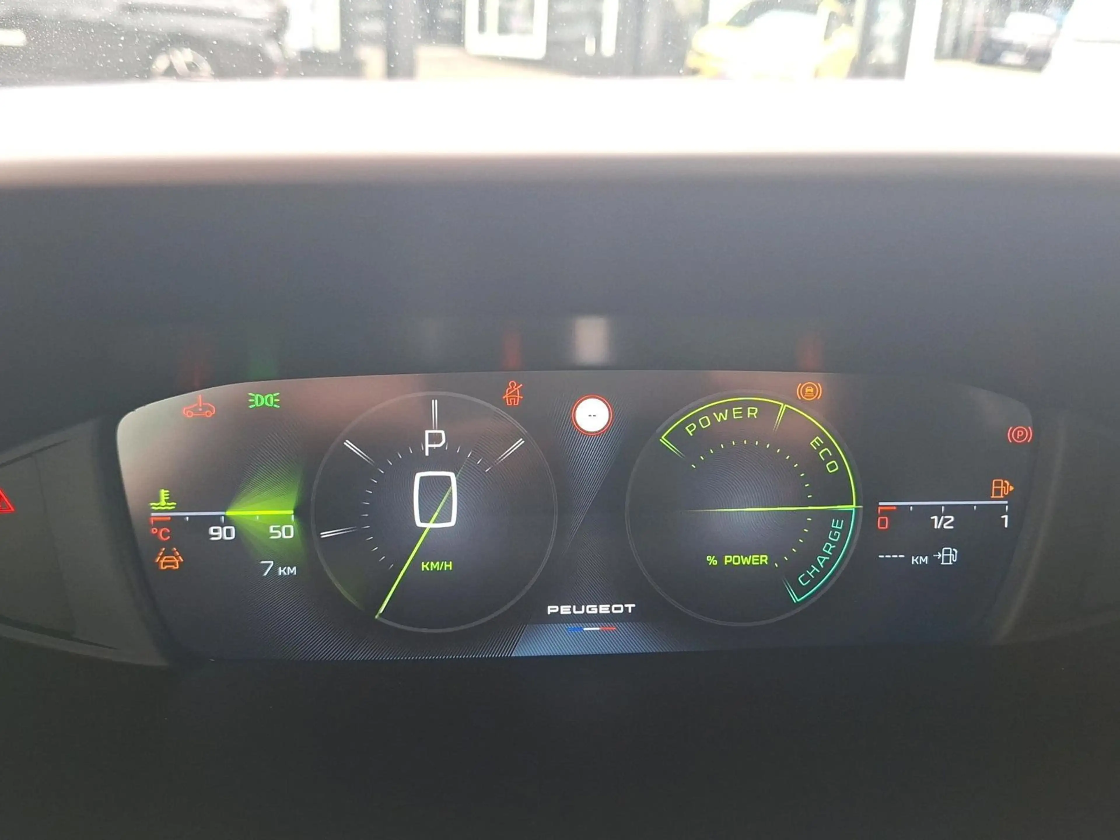 Peugeot 308 GT Hybrid 145 e-DSC6 Kamera — photo 10