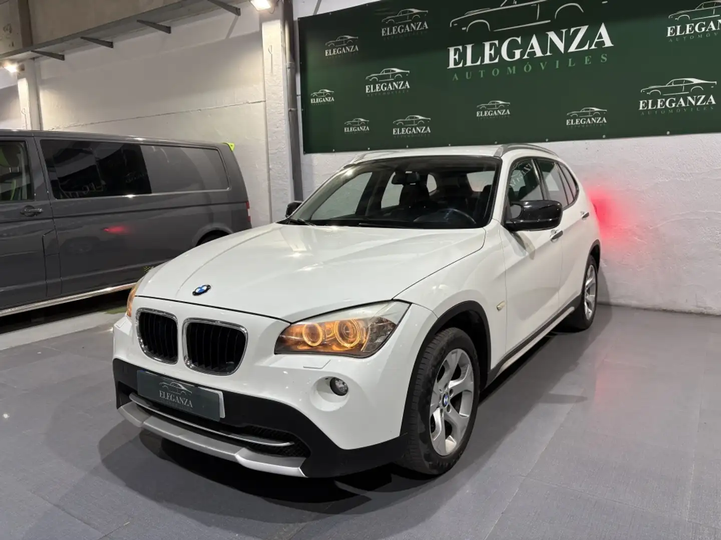 BMW X1 sDrive 18d Blanco - 1