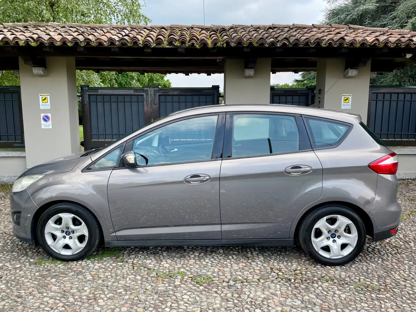 Ford C-Max C-Max 1.6 TDCi 115CV Titanium Grijs - 2