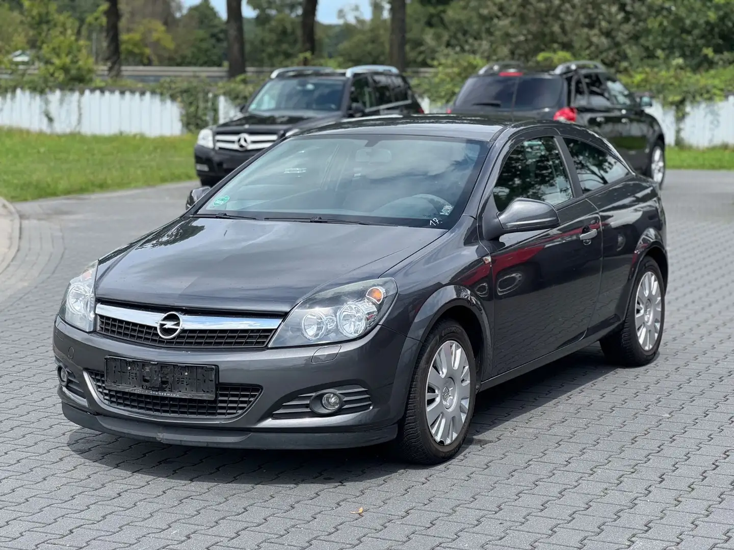 Opel Astra H GTC Selection "110 Jahre" Automatik Grau - 1