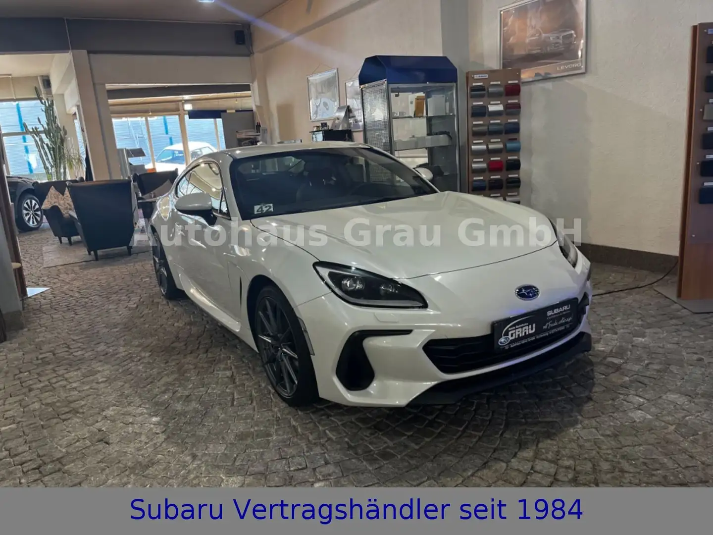 Subaru BRZ 2.4i Sport Bílá - 1
