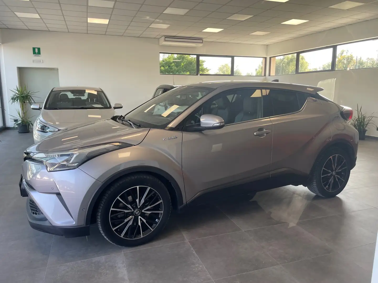 Toyota C-HR C-HR 1.8 Hybrid E-CVT Lounge Argento - 2