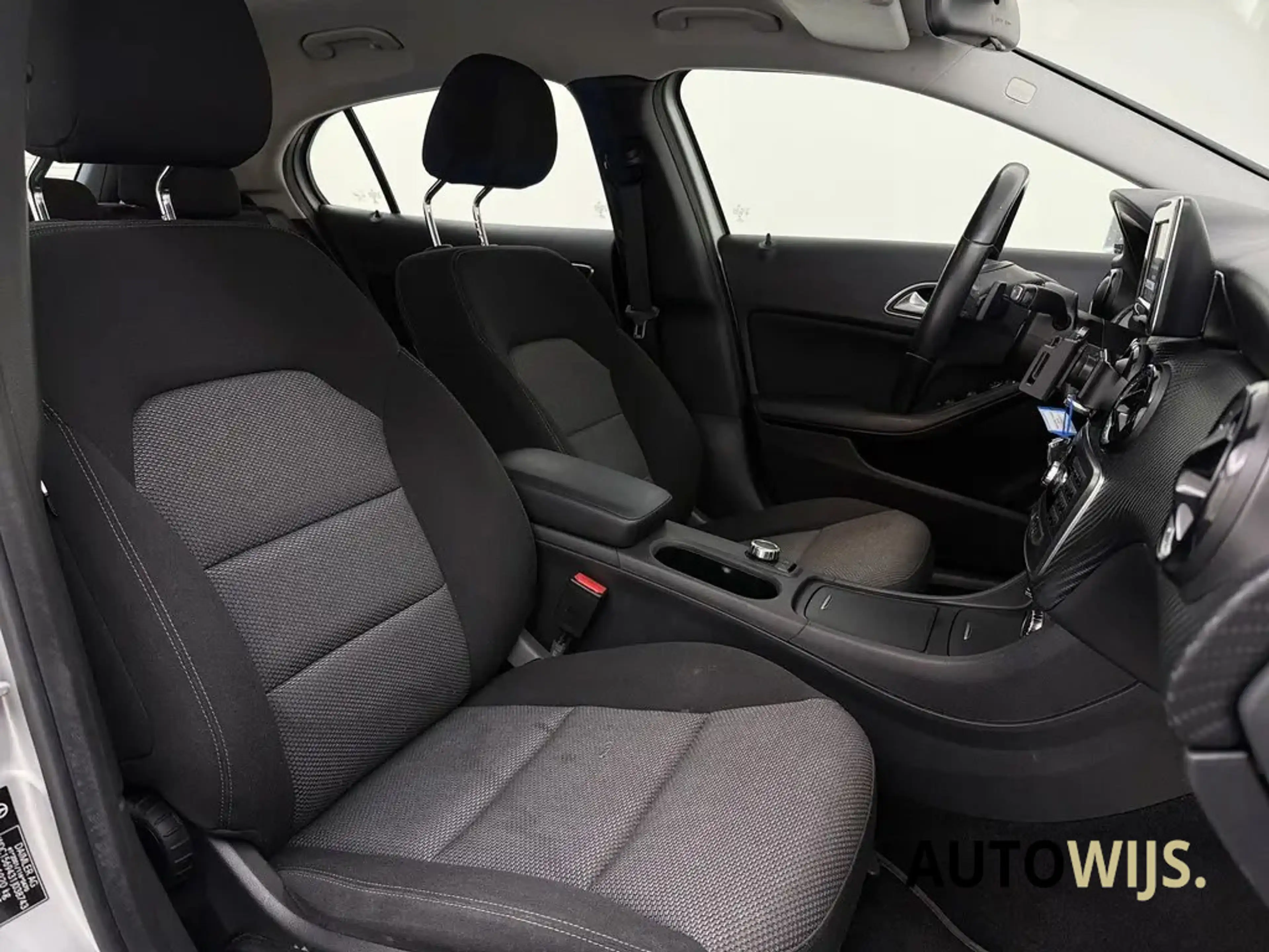 Mercedes-Benz GLA 200 Ambition|AUT|LED|NAVI|TREKHAAK|NL AUTO| — photo 6