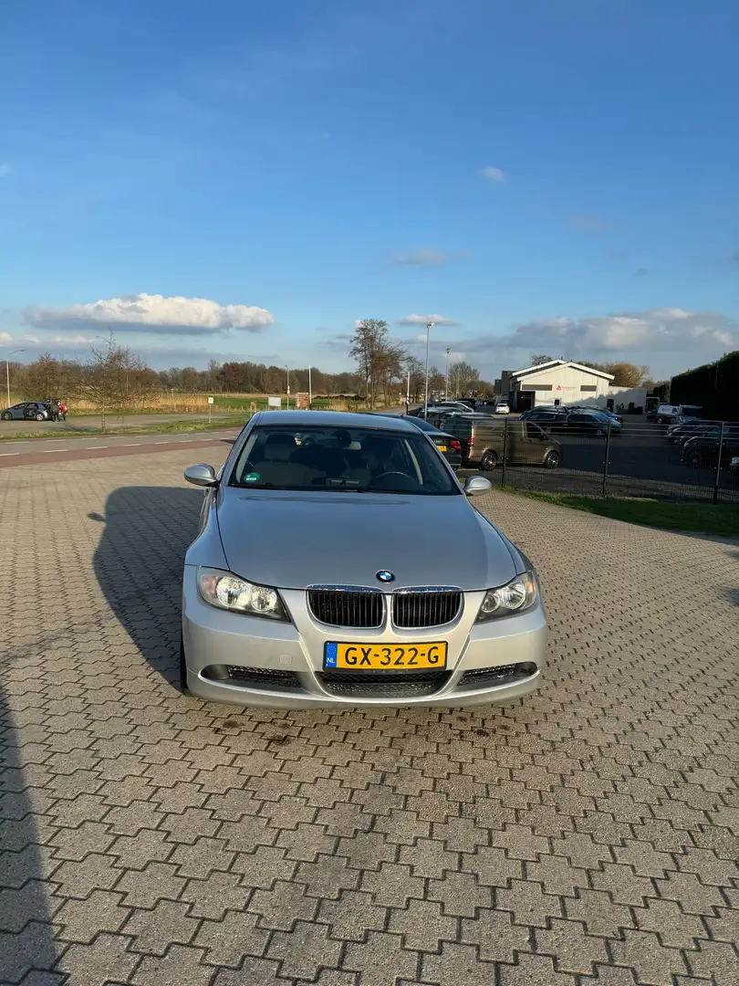 BMW 318 318i limousine Grijs - 1