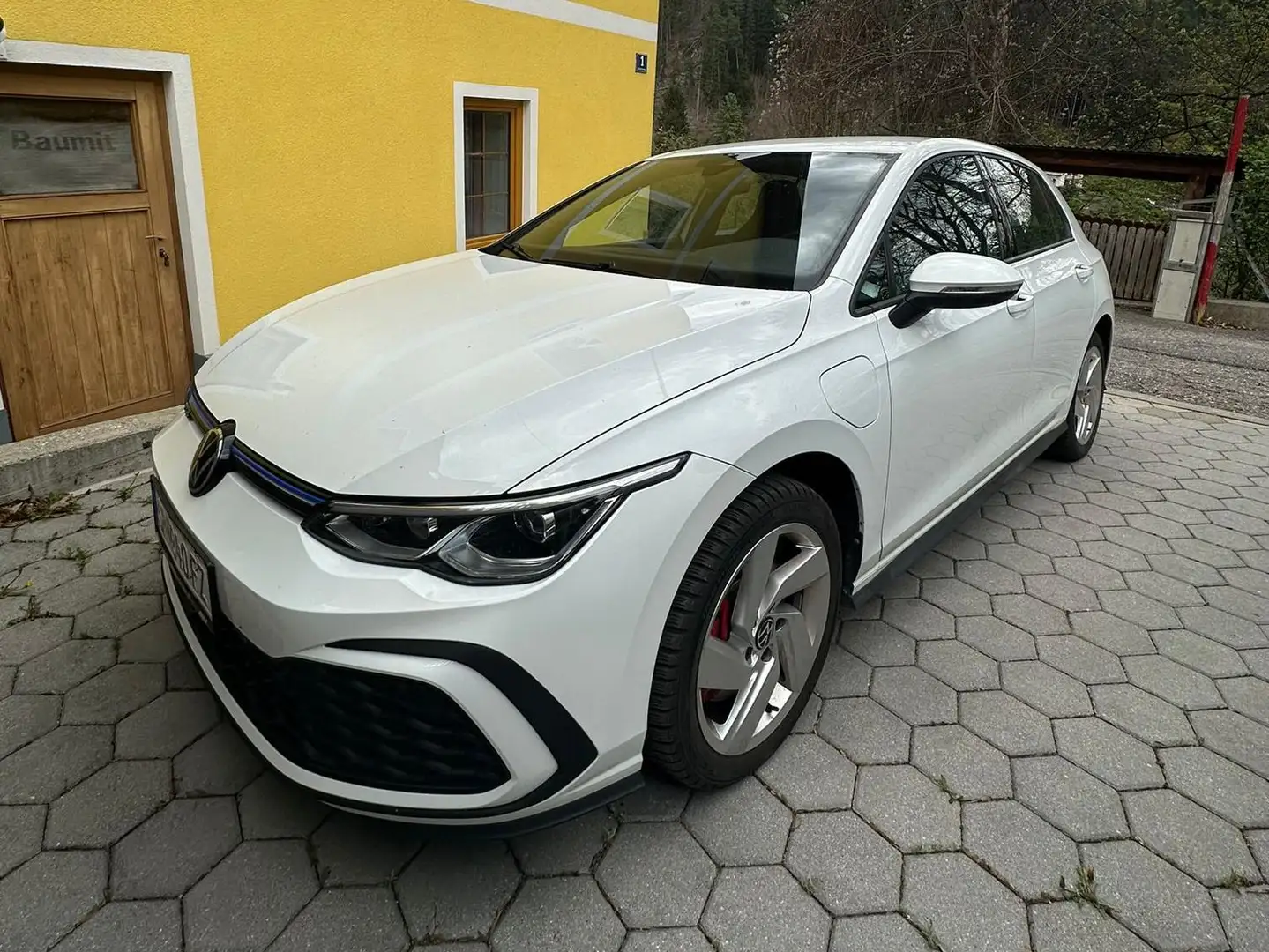Volkswagen Golf GTE VW Golf VIII 1.4 GTE Aut LED NAVI ASSIST APP-CONNECT Weiß - 1