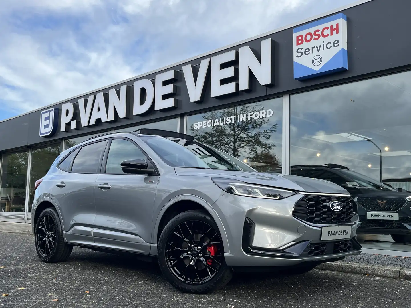 Ford Kuga 2.5 PHEV ST-Line X Black Package 243pk e-CVT Autom Gris - 1
