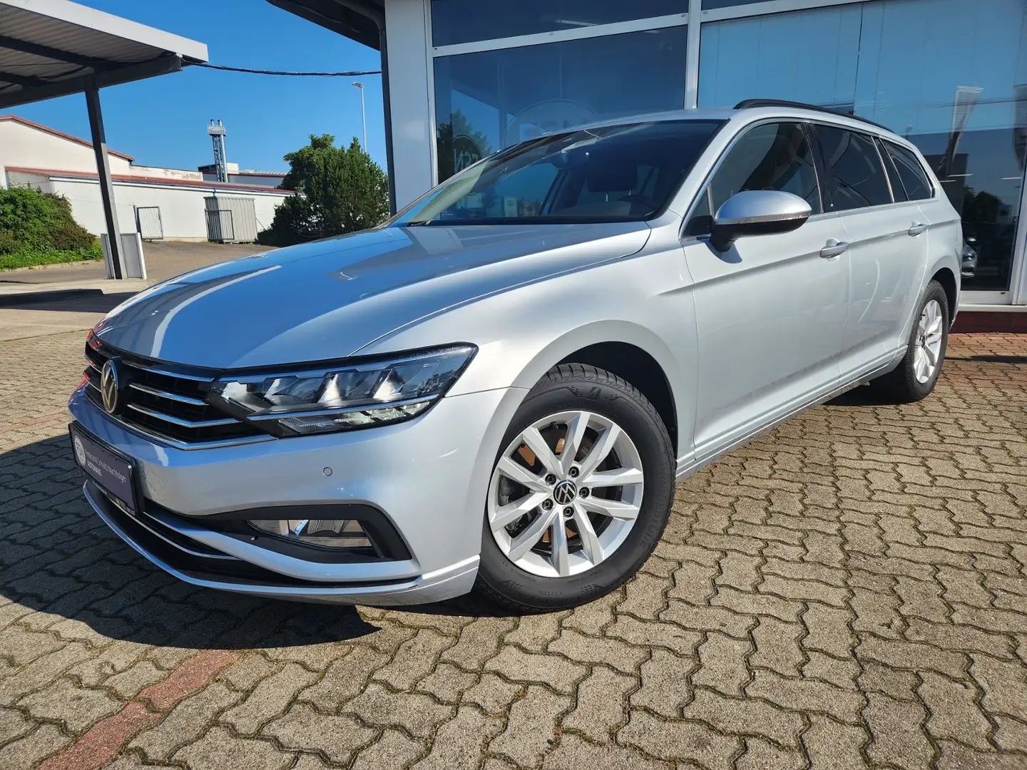 Volkswagen Passat 2.0 TDI DSG AHK RFK LED Navi elektr. Heckklappe S Бежевий - 2