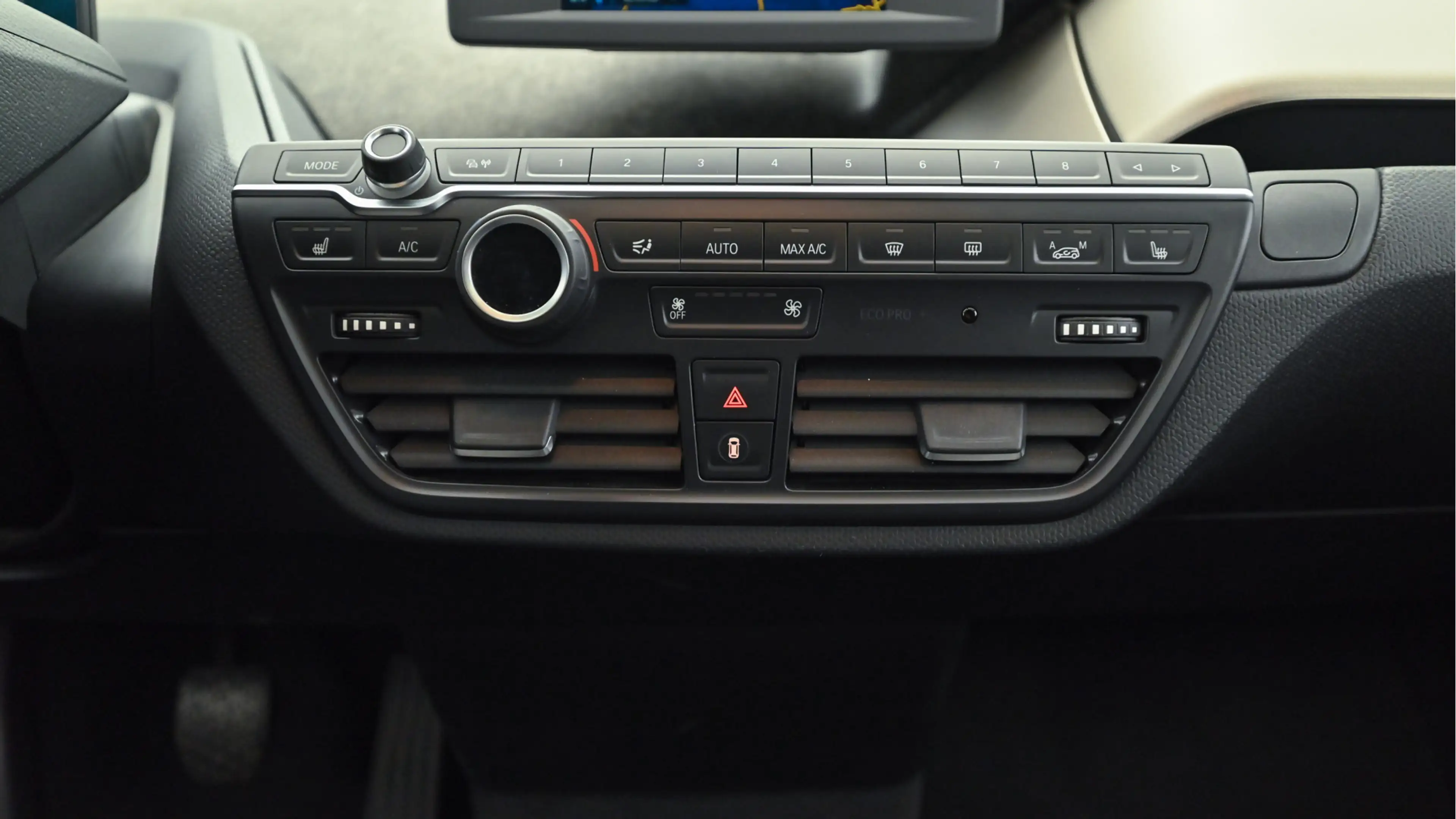 BMW i3 170PK 120AH 42 KWH | Warmtepomp | Panoramadak | Ha — photo 14