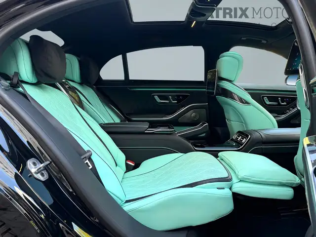 Mercedes-Benz S-Class view 23