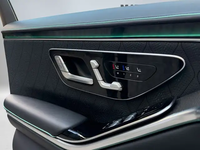 Mercedes-Benz S-Class view 19