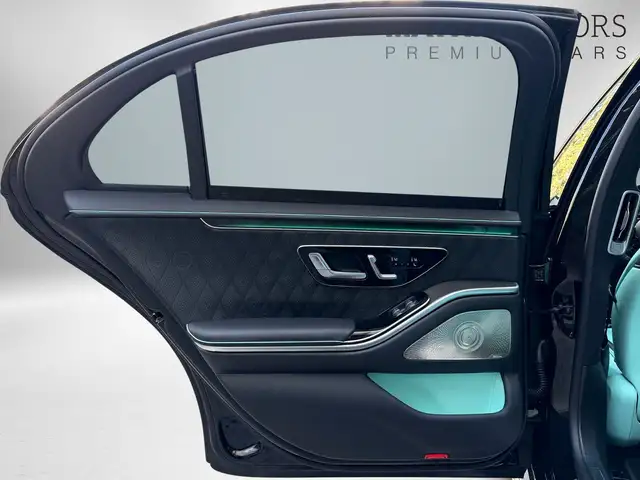 Mercedes-Benz S-Class view 24