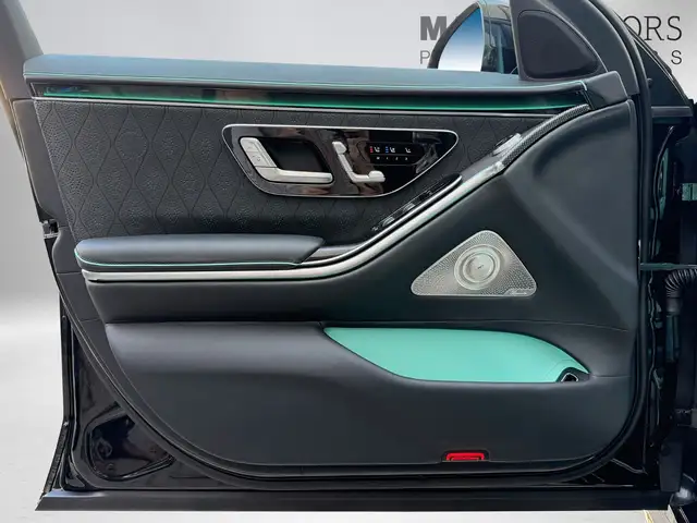 Mercedes-Benz S-Class view 16