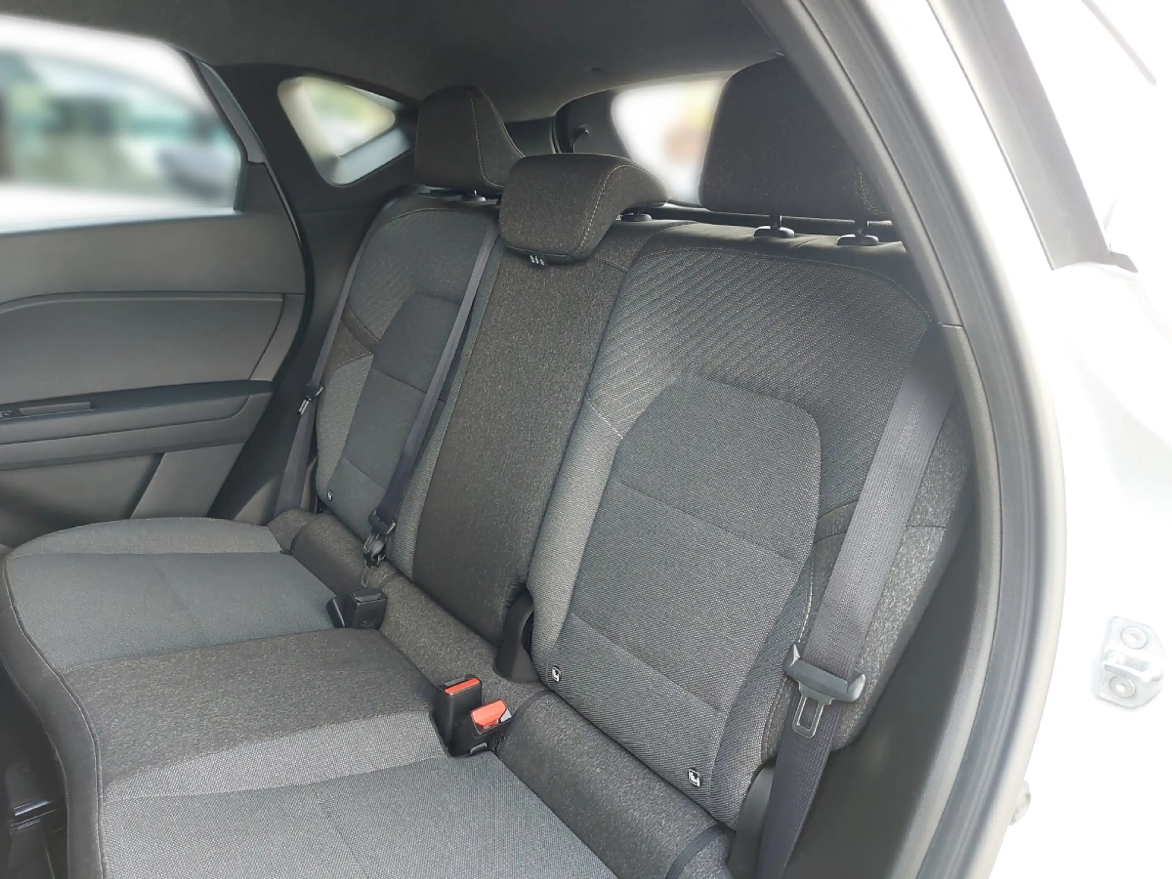 Renault Captur Mild Hybrid 140 EDC (MY25) — photo 11