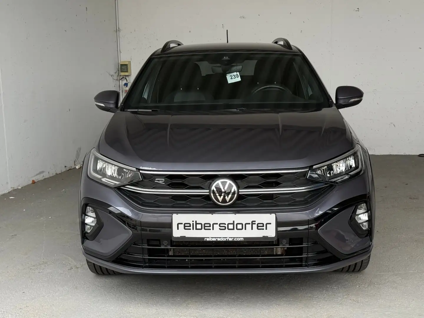 Volkswagen Taigo R-Line TSI DSG Grau - 2