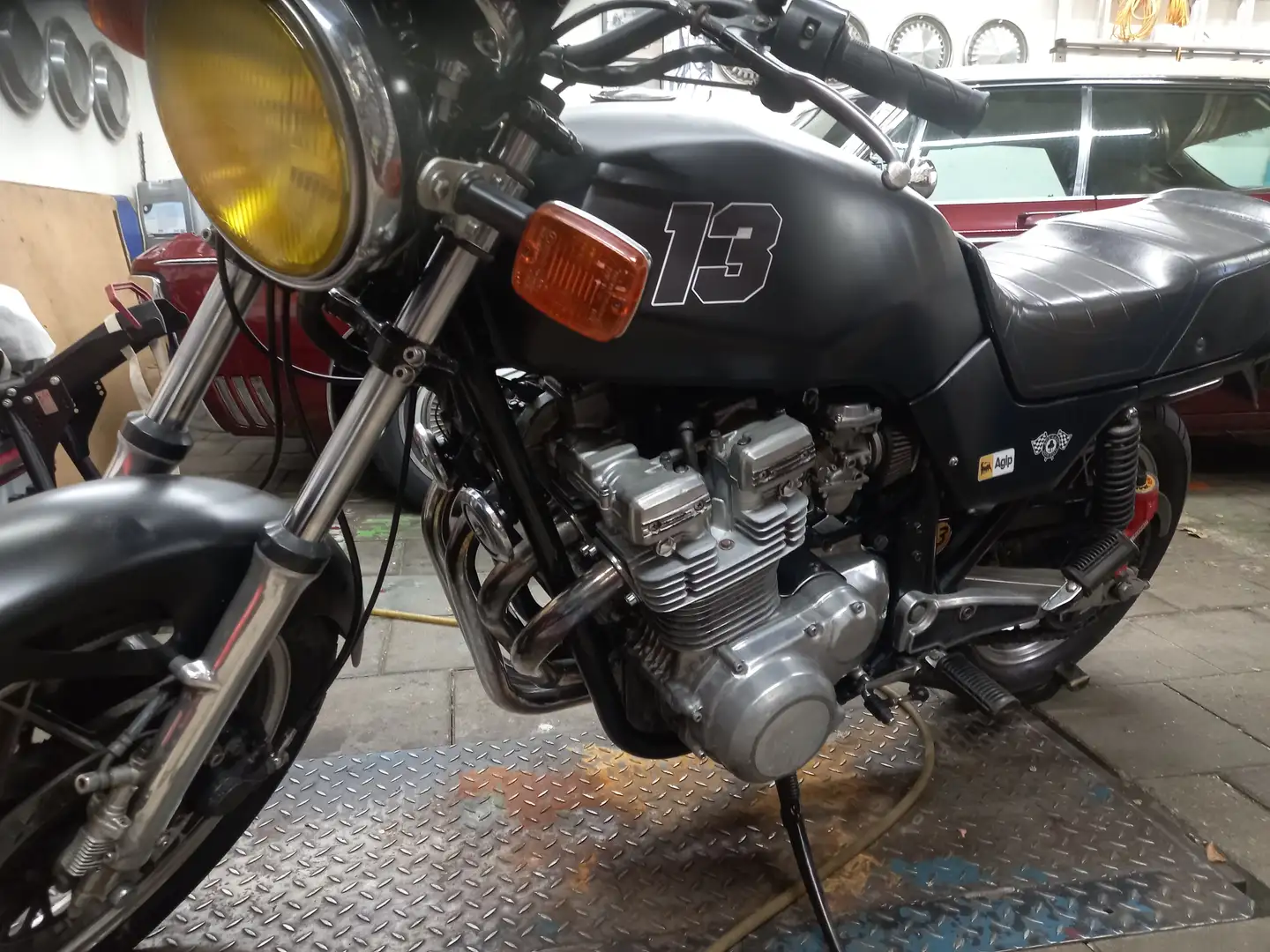 Suzuki GSX 1100 E Zwart - 1