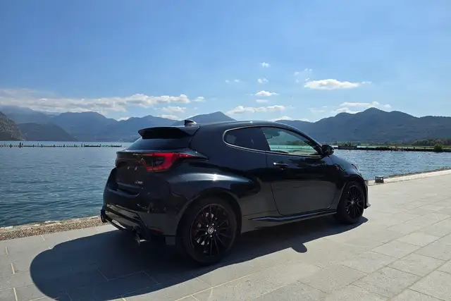 Toyota Yaris view 4
