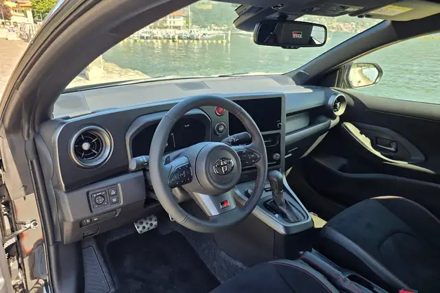 Toyota Yaris view 13