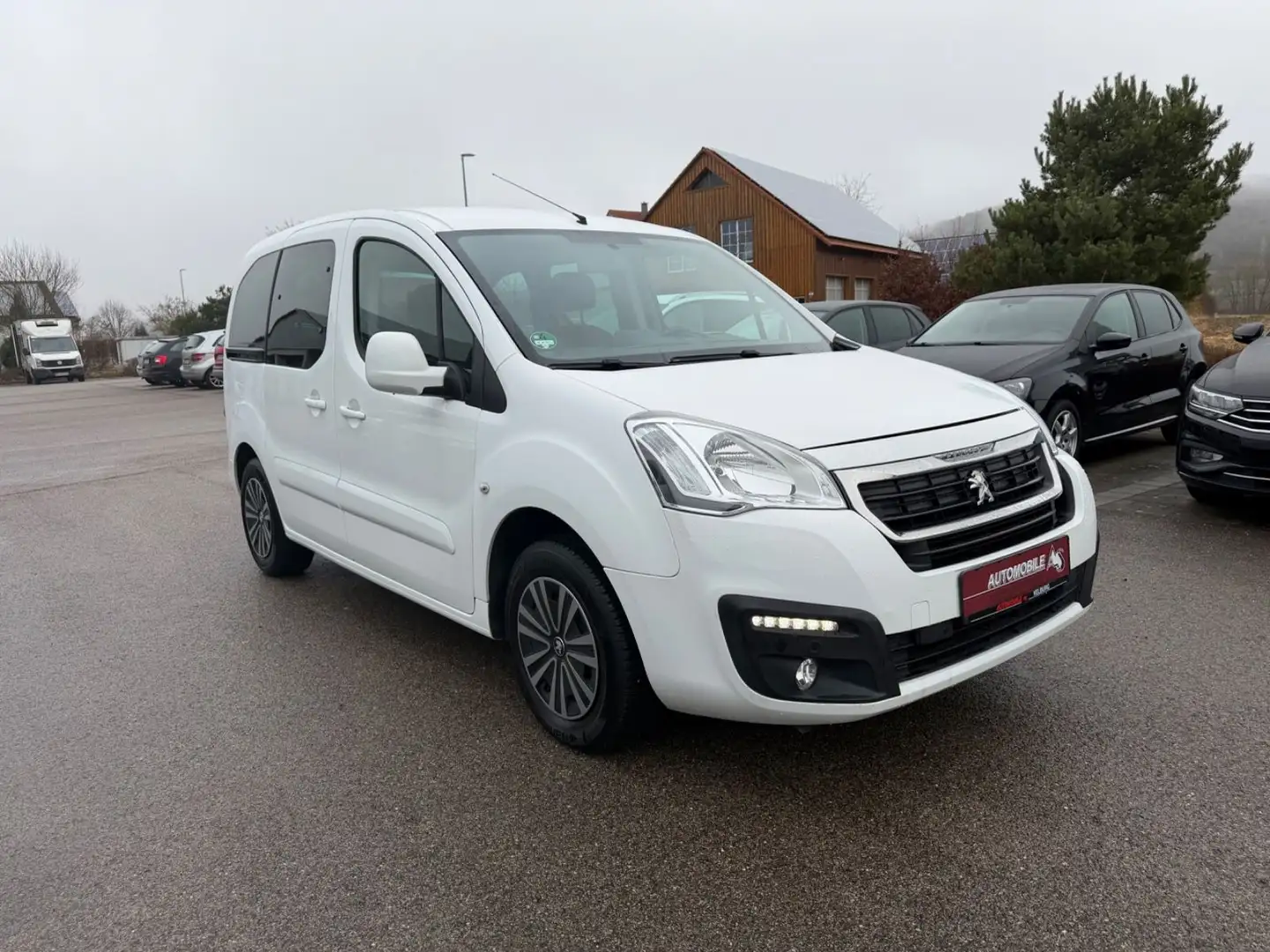 Peugeot Partner Tepee Active Weiß - 2