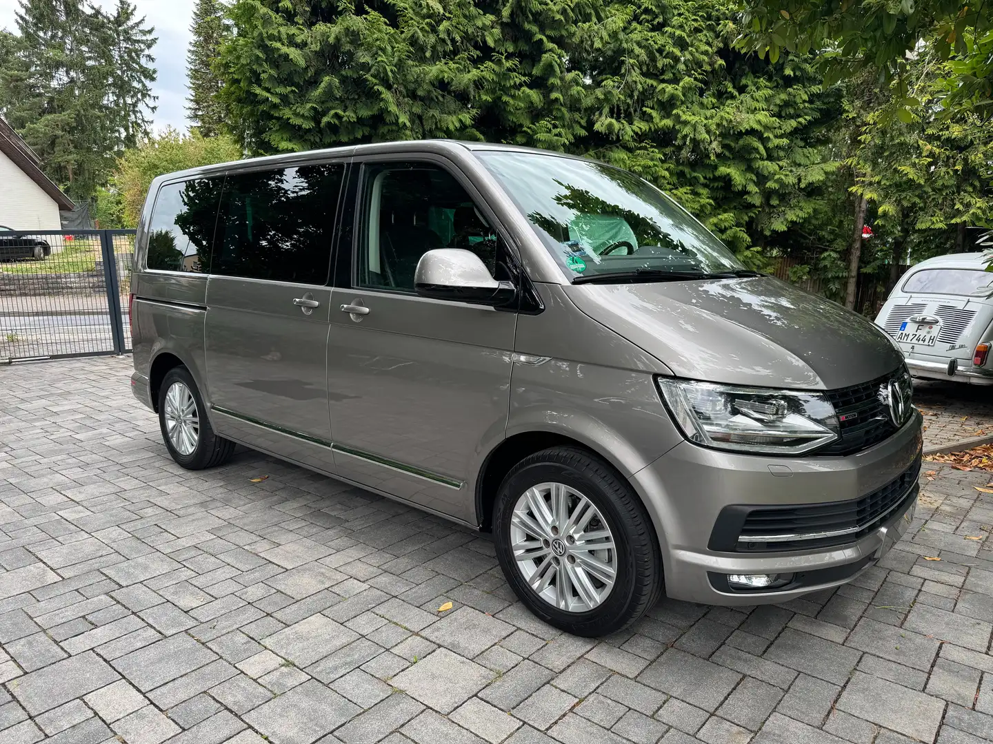 Volkswagen T6 Multivan Multivan DSG Kurz 4MOTION Highline Bronce - 1