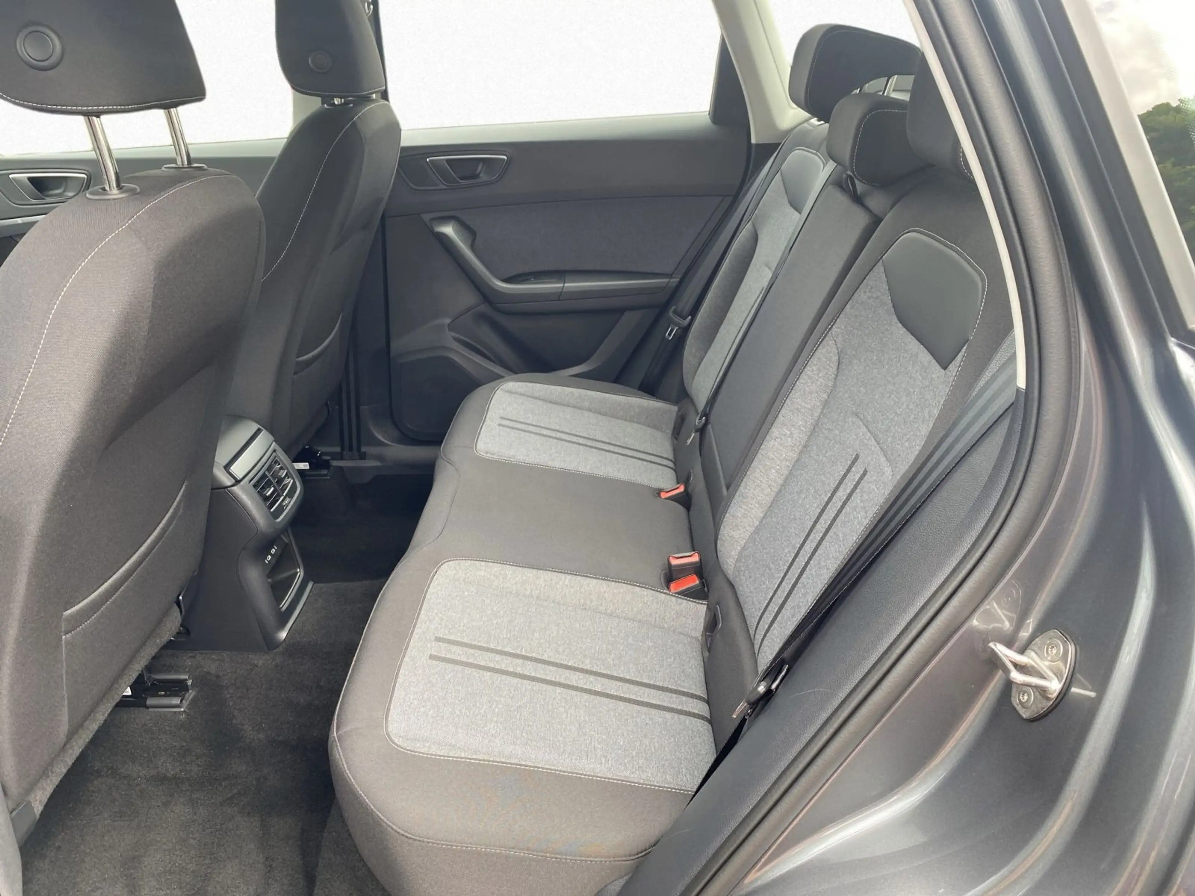 SEAT Ateca 1.5 TSI Style Navi LED RFK ACC Sitzheizung — photo 12