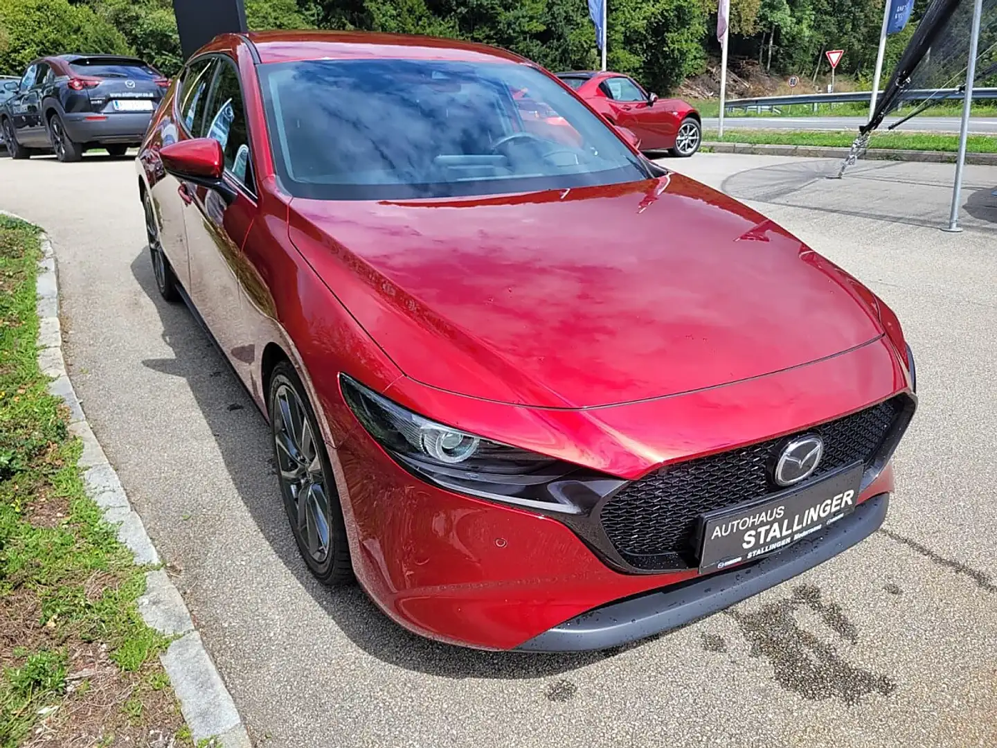 Mazda 3 Mazda3 Skyactiv-G122 Comfort+ /SO/PR/ST/TE Rot - 2