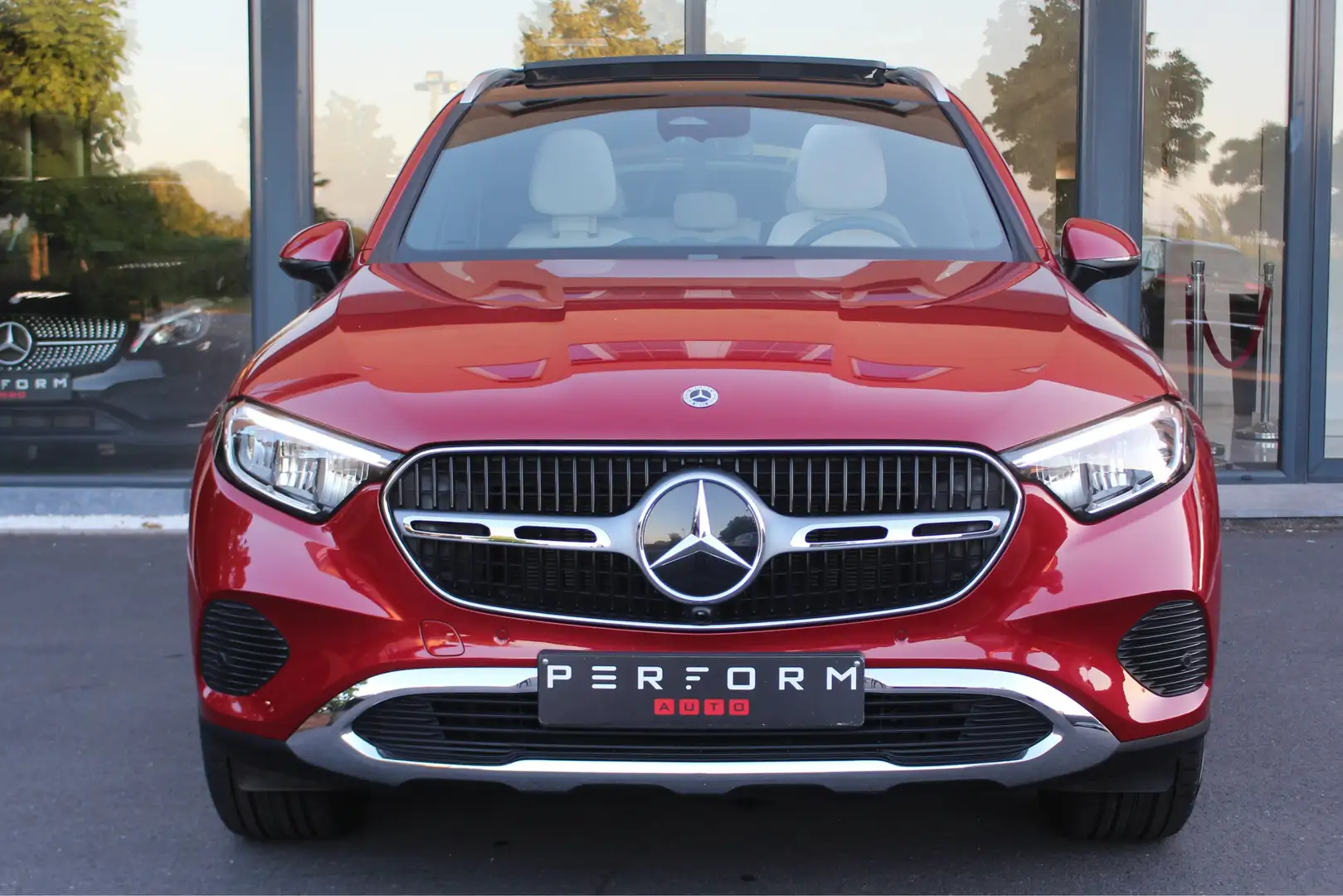 Mercedes-Benz GLC 200 GLC 200 4Matic 9G-TRONIC Edition Avantgarde Rood - 2
