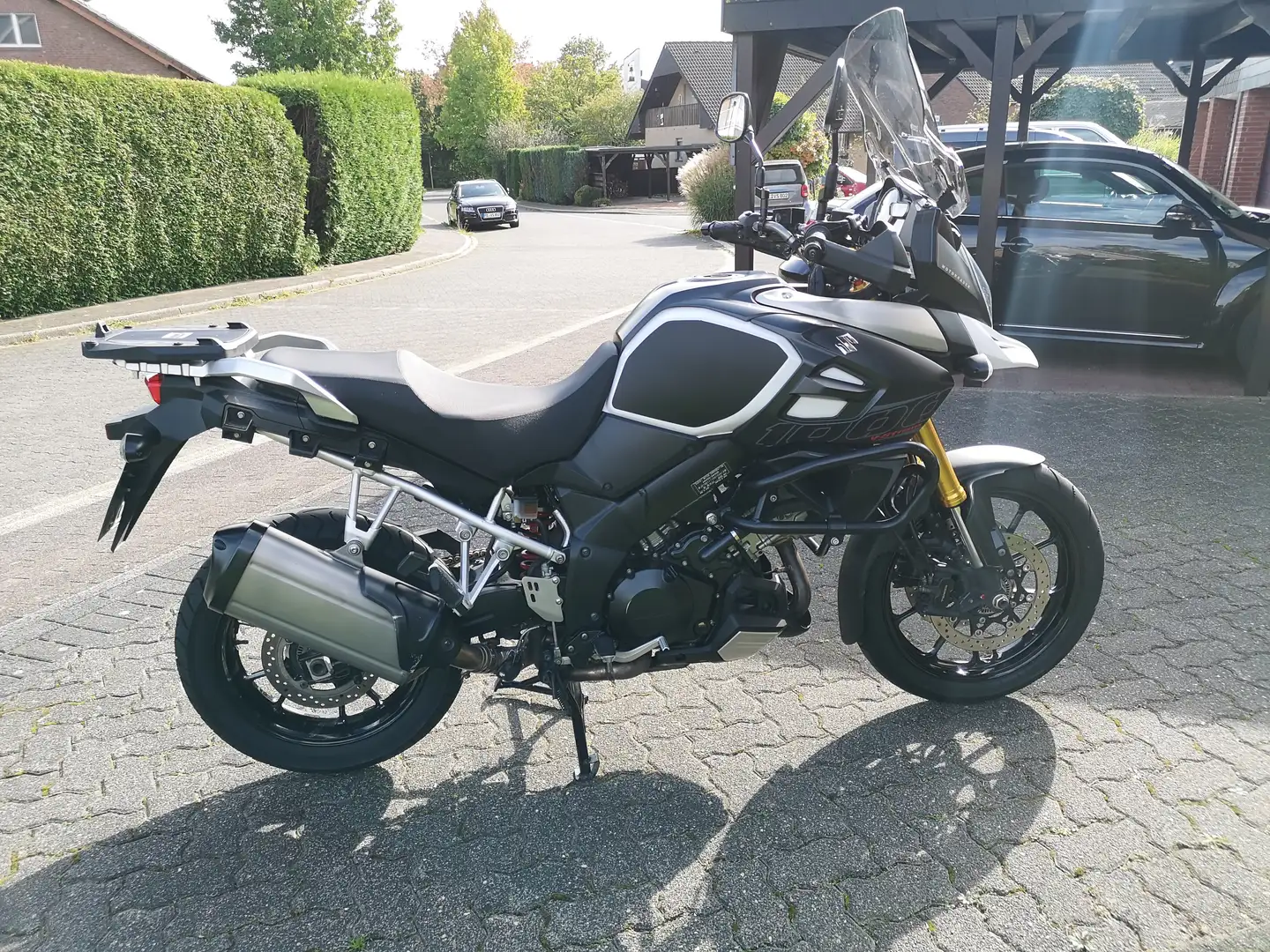 Suzuki V-Strom 1000 BIG Biały - 2