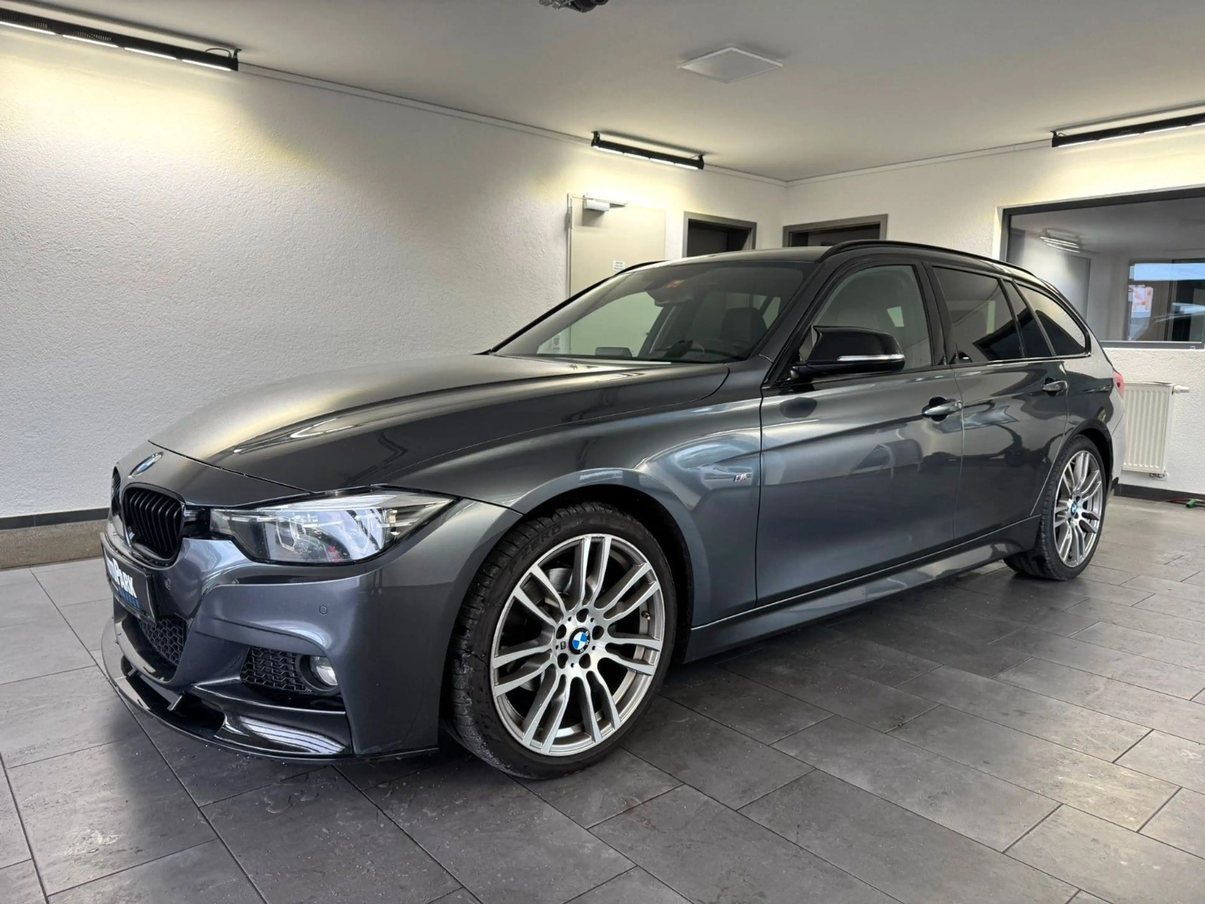 BMW 320 d Touring M Sport *Leder*Navi*LED — photo 2