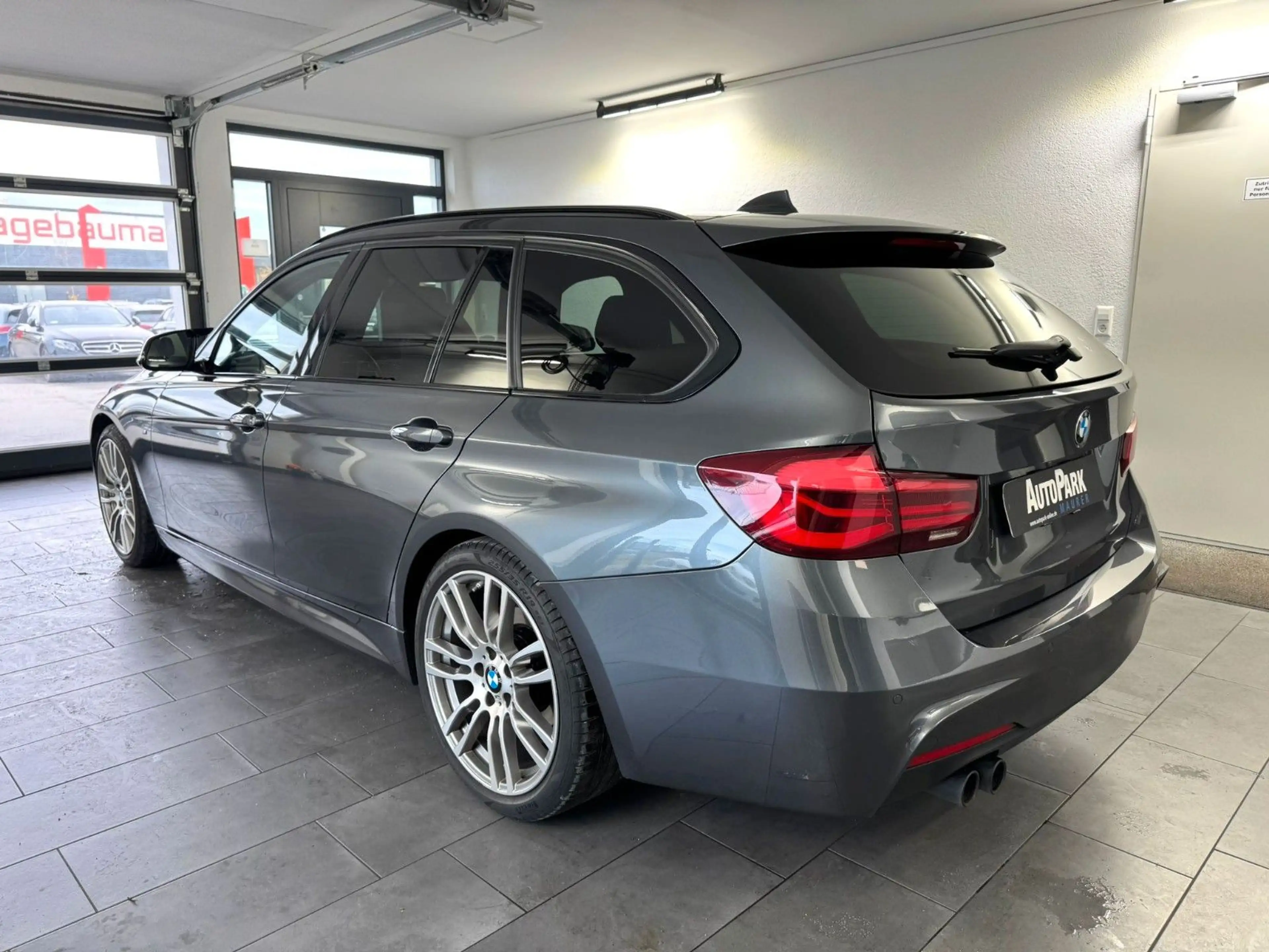 BMW 320 d Touring M Sport *Leder*Navi*LED — photo 9