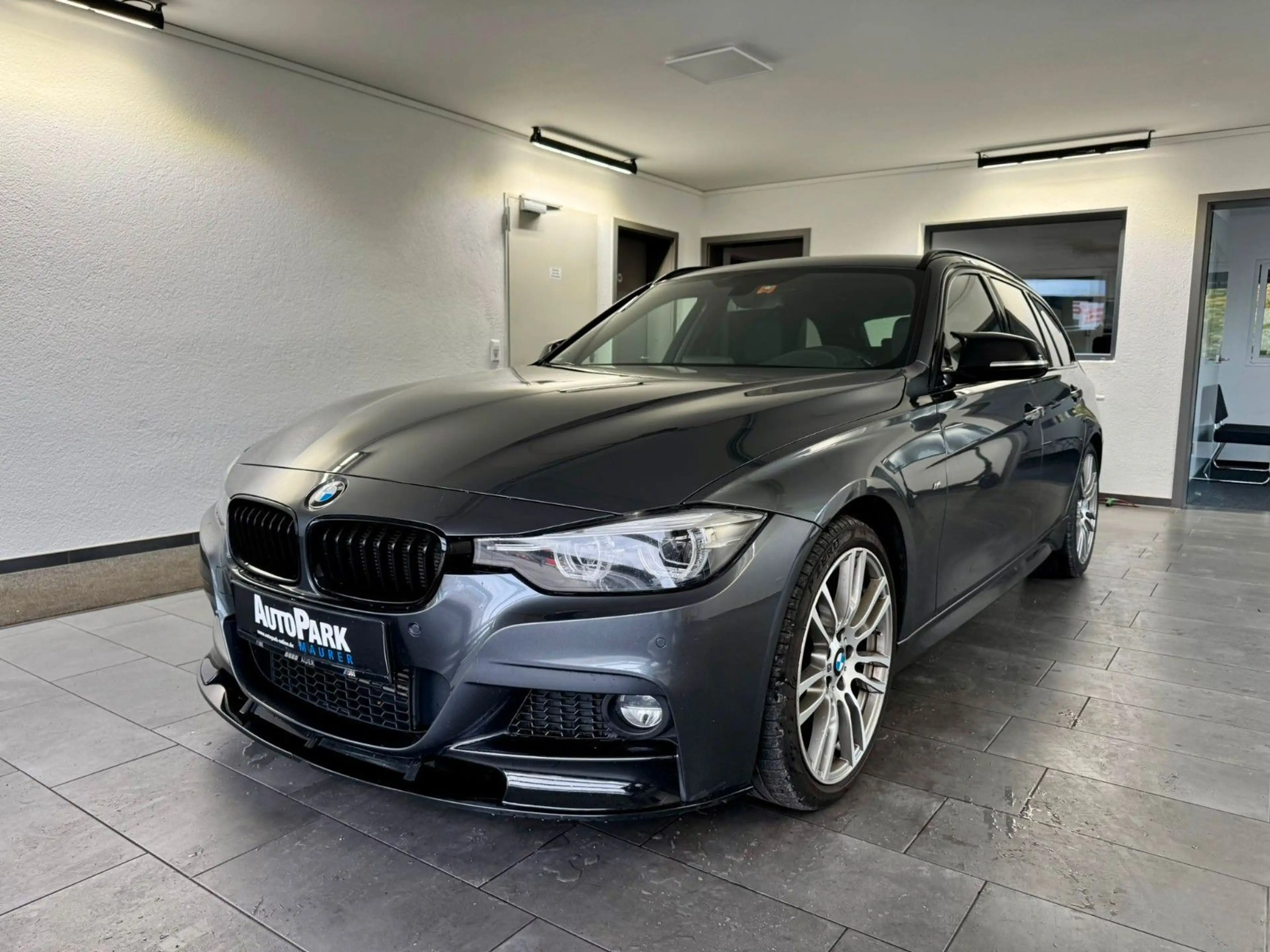 BMW 320 d Touring M Sport *Leder*Navi*LED — photo 3