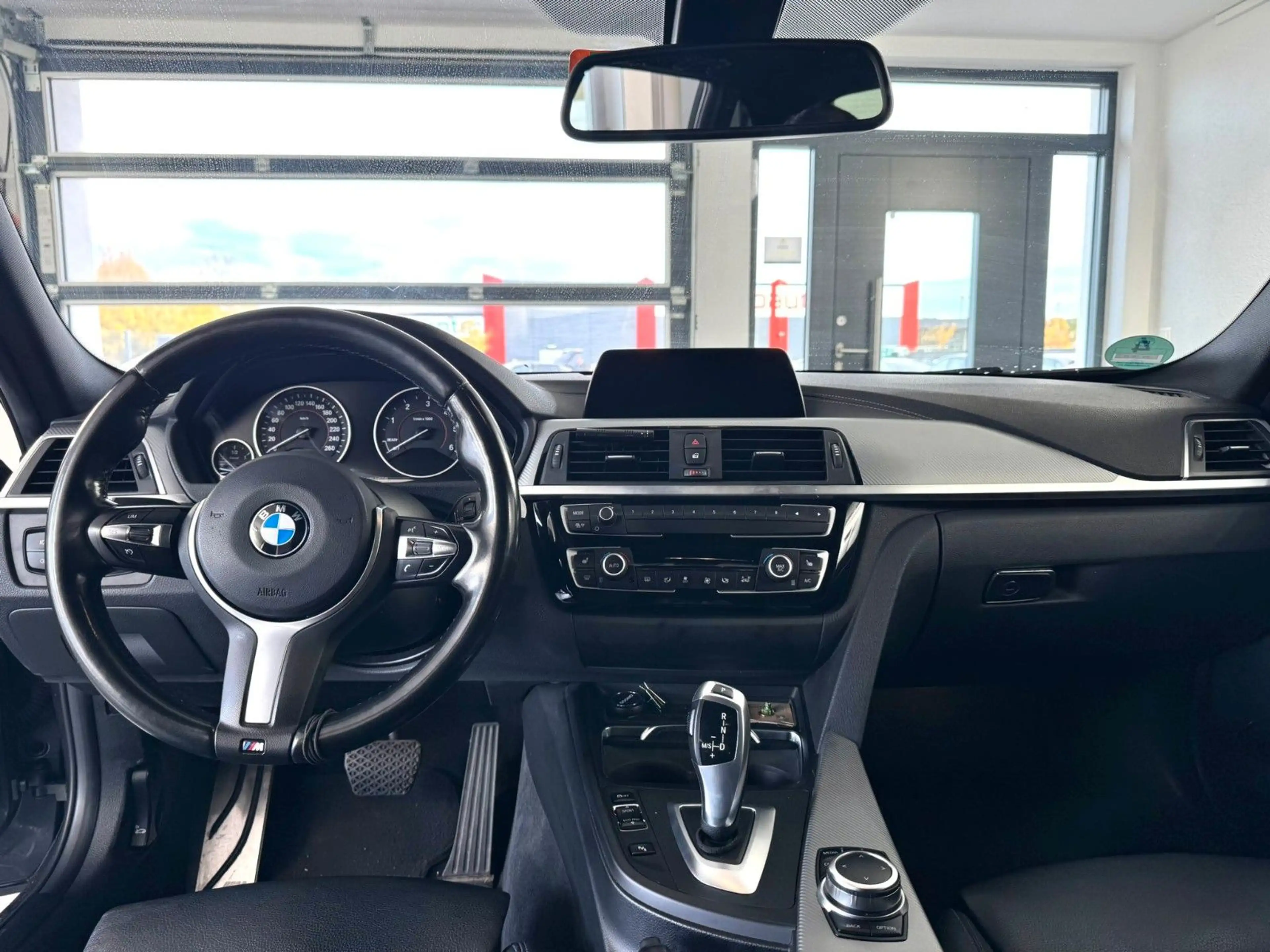 BMW 320 d Touring M Sport *Leder*Navi*LED — photo 12