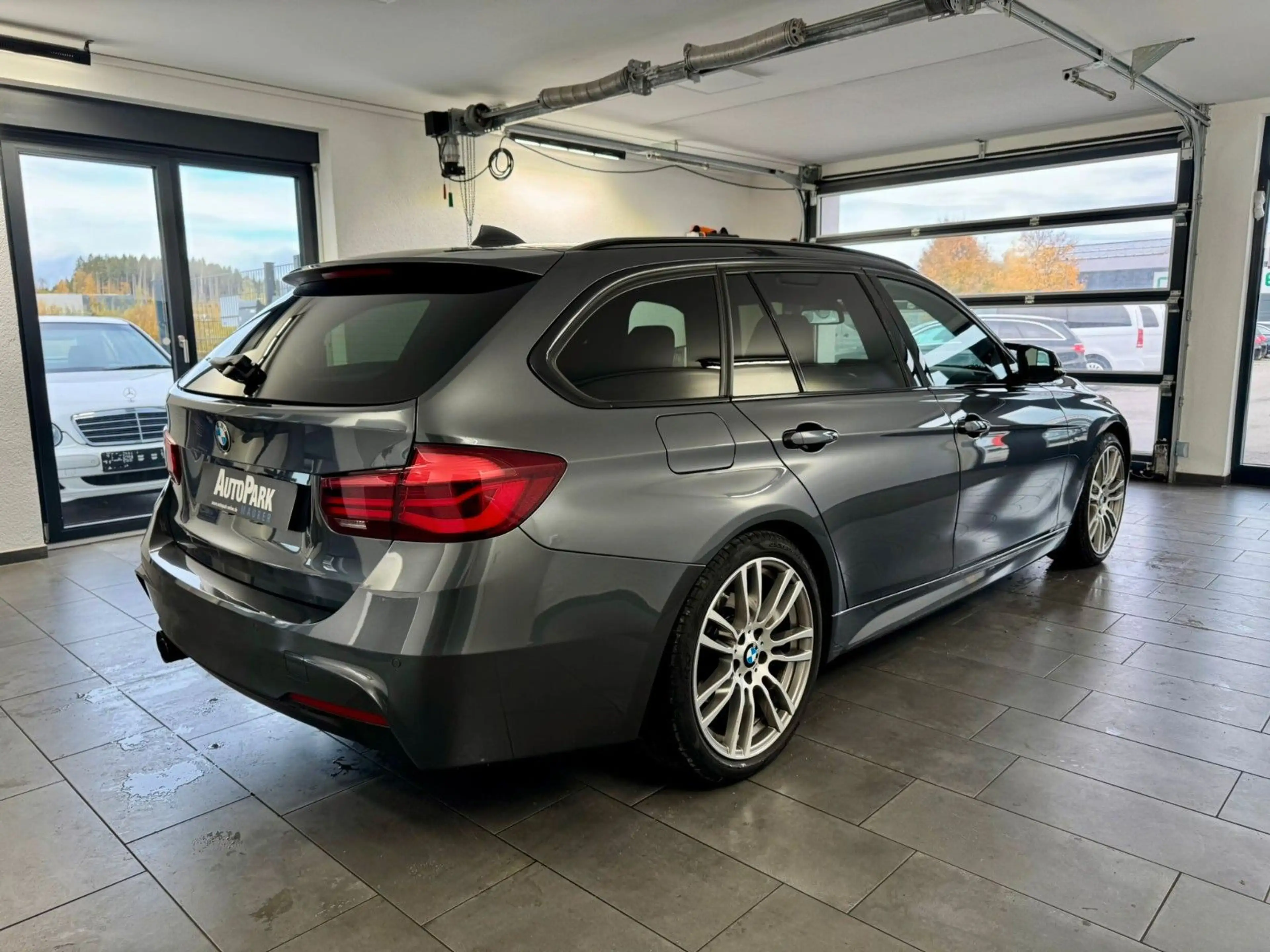 BMW 320 d Touring M Sport *Leder*Navi*LED — photo 6