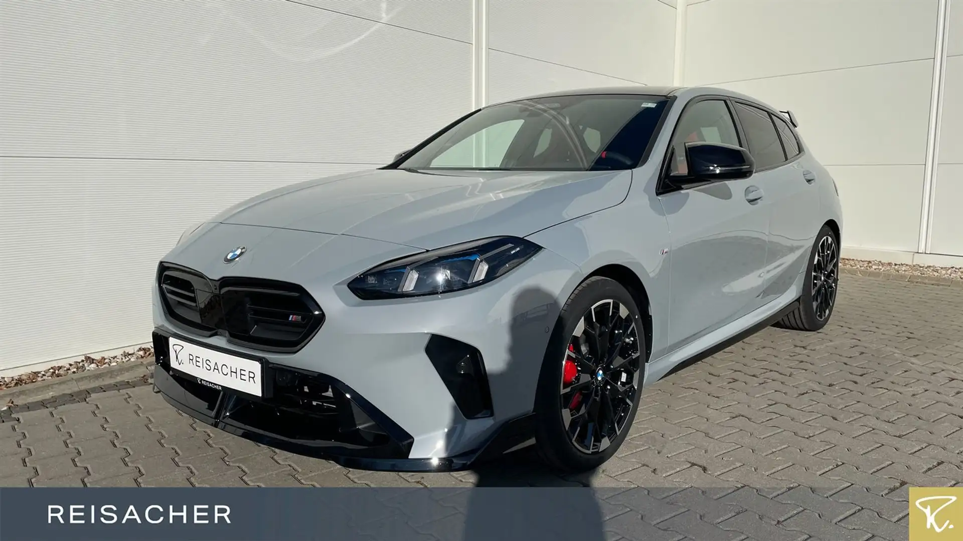 BMW 135 A xDrive M-Sport PRO,el.Sitz+Mem,AHK,DAProf Gris - 1