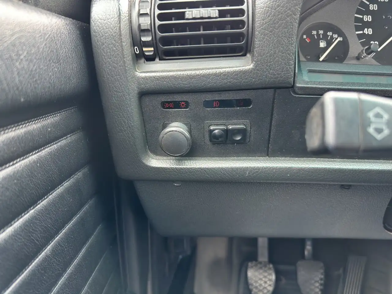 BMW 320 i 129PS H-KENNZEICHEN+ +TÜV-NEU+LEDER+, foto 12