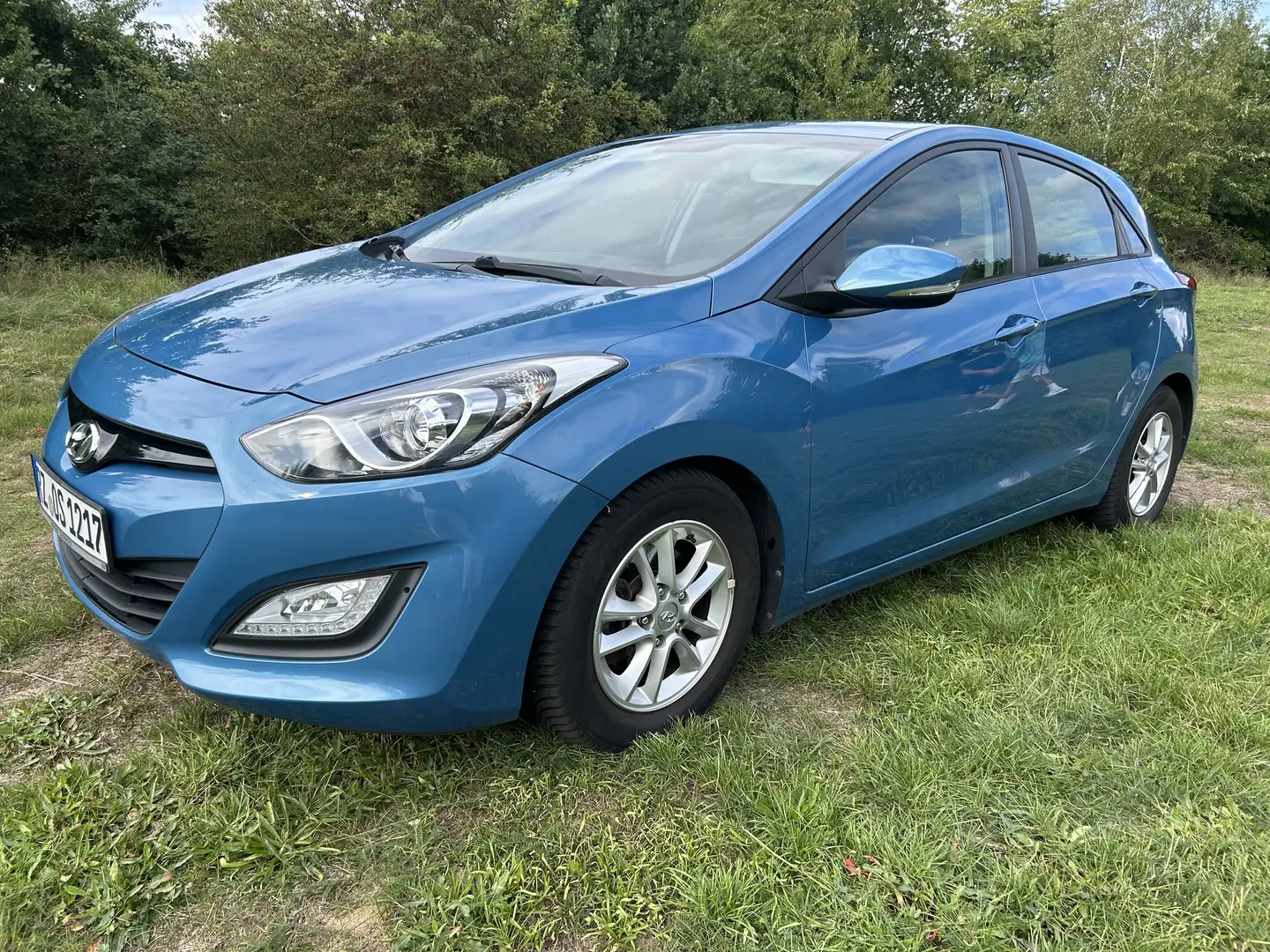 Hyundai i30 i30cw 1.6 Automatik Style Blau - 1