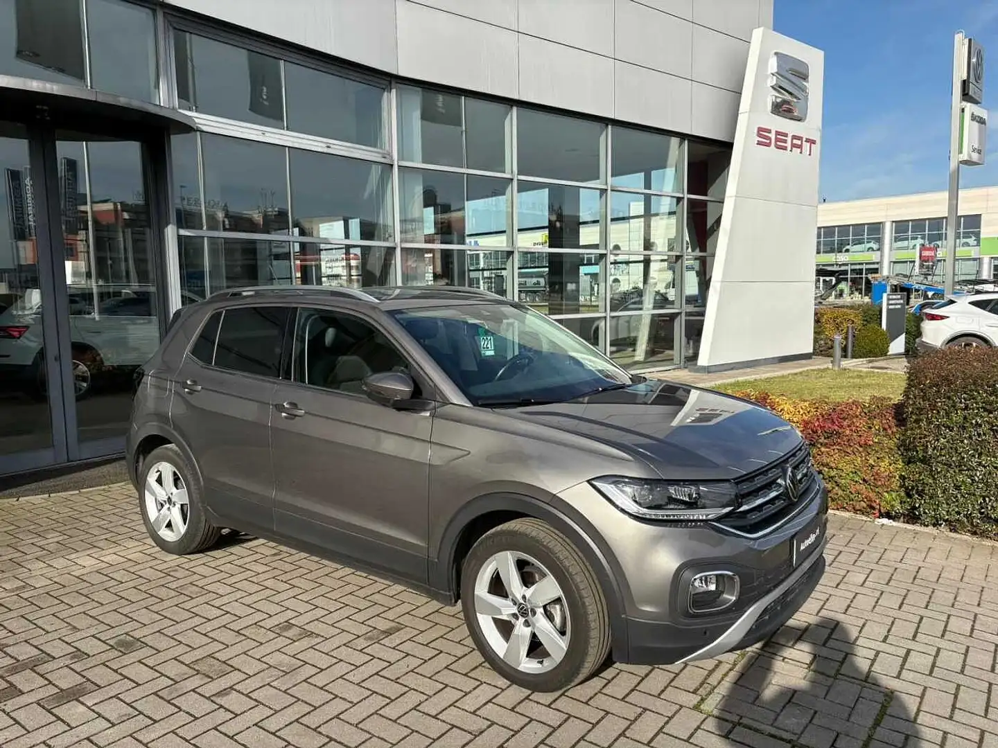 Volkswagen T-Cross 1.6 TDI DSG SCR Style BMT NEOPATENTATI Argento - 1