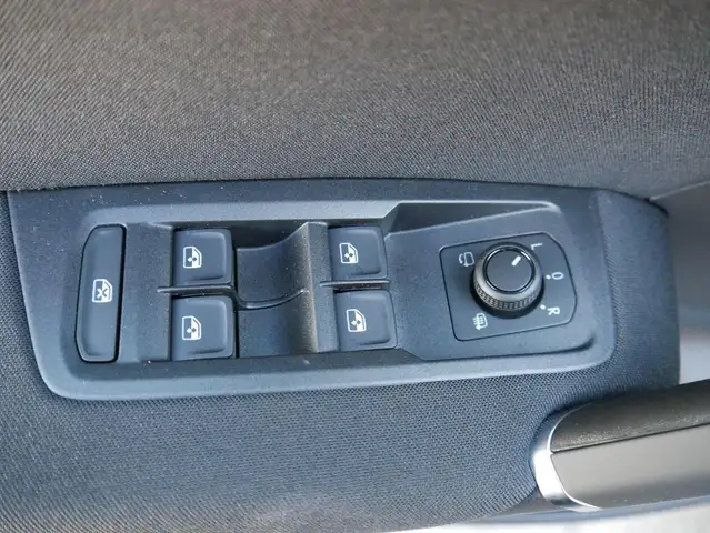 Volkswagen Touran view 12