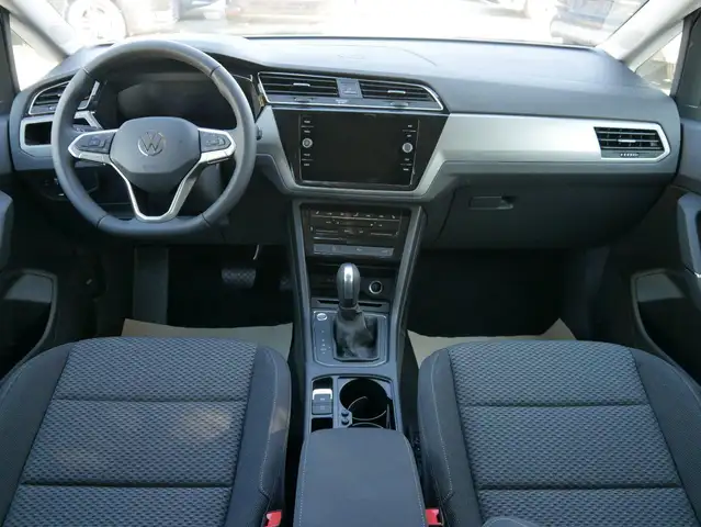 Volkswagen Touran view 13