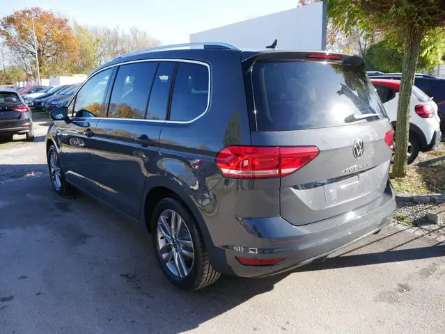 Volkswagen Touran view 6