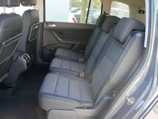 Volkswagen Touran view 9