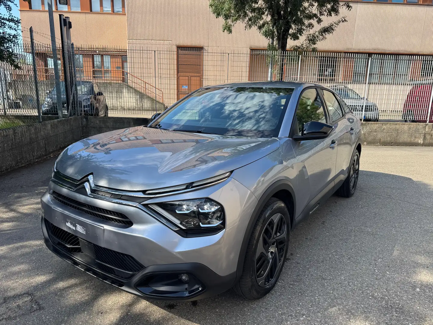 Citroen C4 1.2 puretech Feel Pack EAT8 NAVI+RETR. KM. 8.500 Grigio - 1