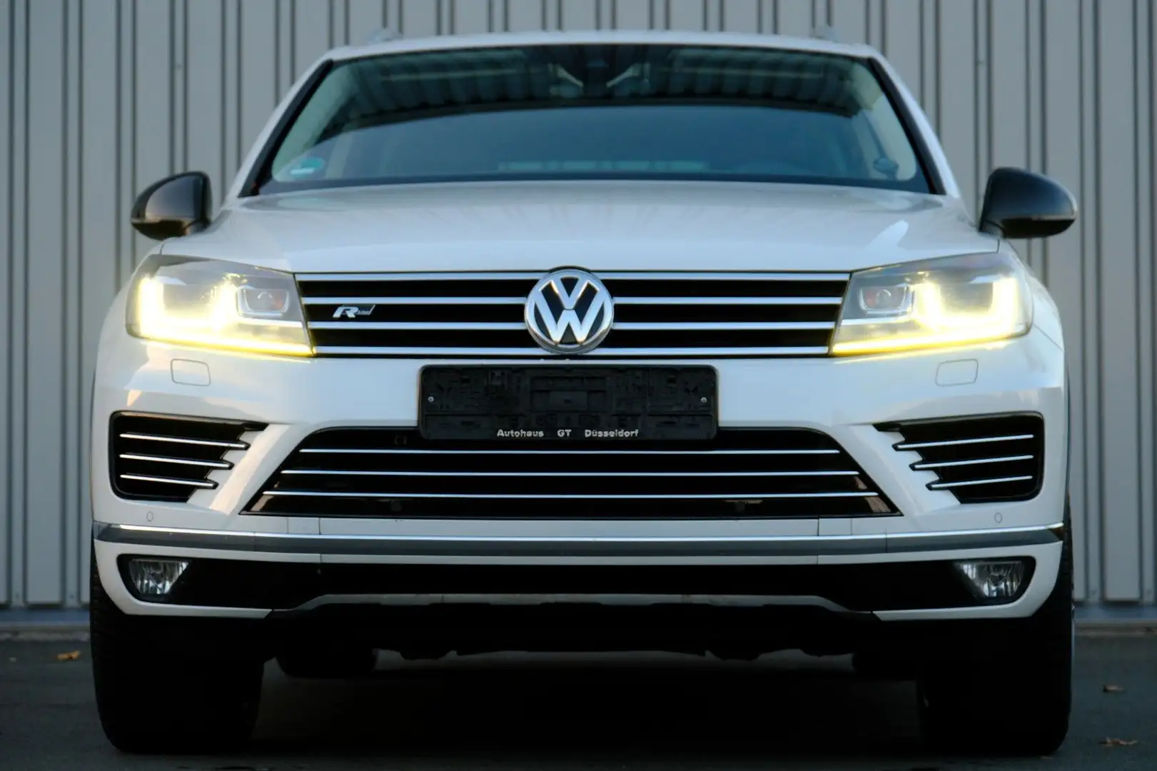 Volkswagen Touareg 3.0 V6 TDI BlueMotion Executive/R-Line Weiß - 2