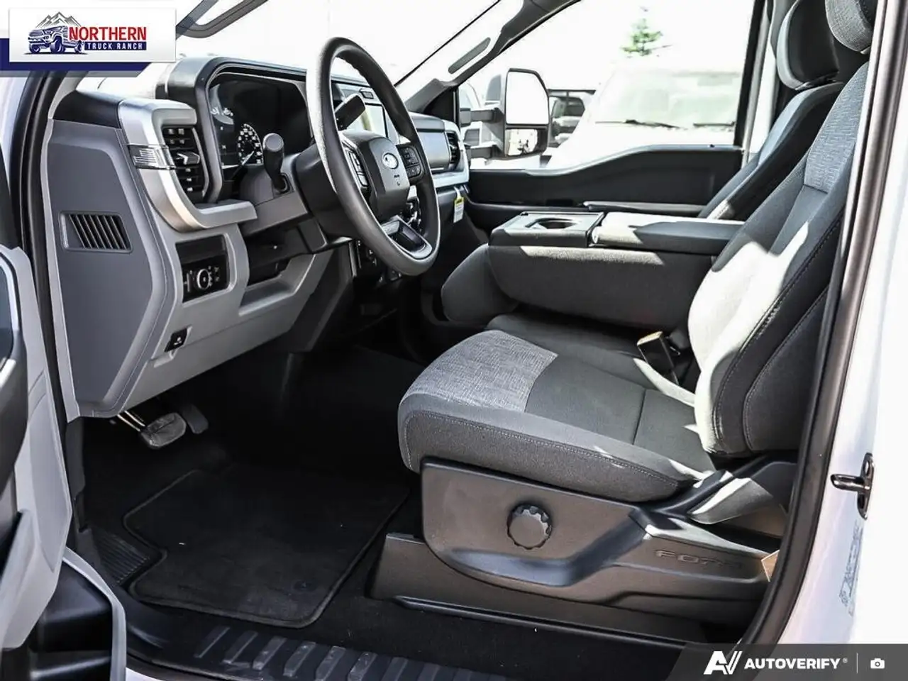 Ford F-550 Super Duty снимка Ford F-550 Super Duty